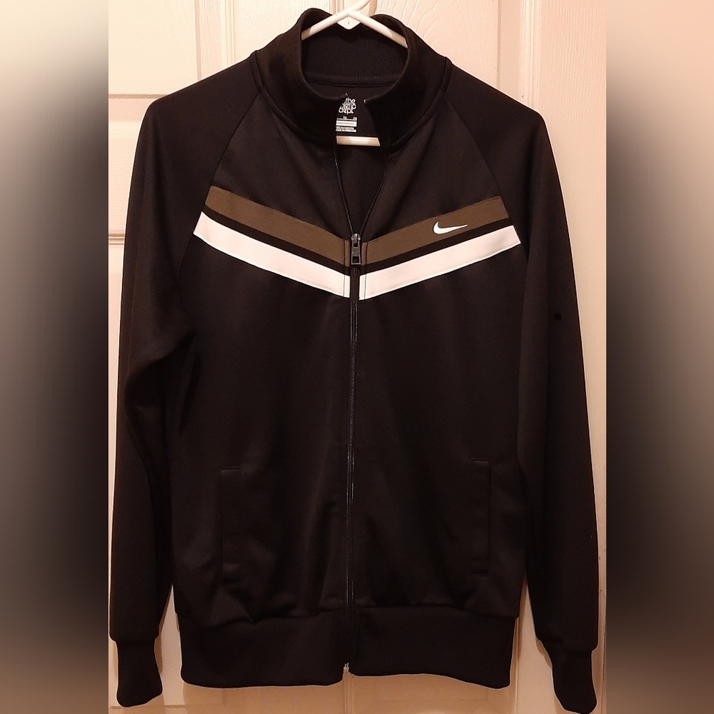 NIKE Women's zip jacket